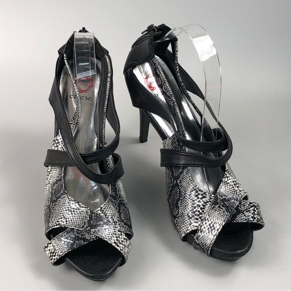 Red Circle Susan Women’s Snake Print Strappy Heels Size 10 - Picture 2 of 10